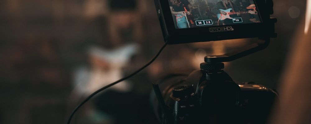 pexels-kyle-loftus-2510428-scaled